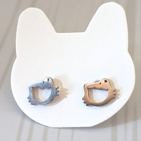 Kitty Iconic Cat Face Shaped Minimalist Dainty Silver Stud Earrings - Picture 3 of 7